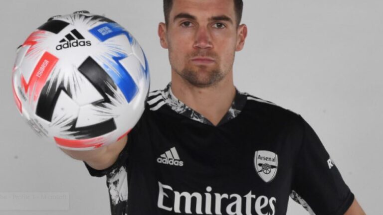 มือกาวทีมชาติ